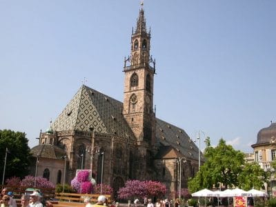 Bolzano, vende scarpe da 80 anni, festeggiato retailer