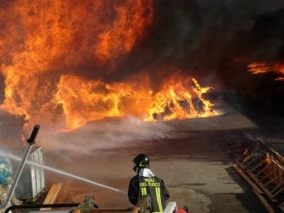 Abruzzo, incendio alla Caporal Pelletterie