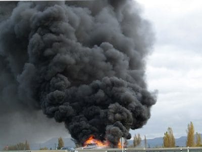 Marche, in fumo 100 quintali di suole (in gomma)