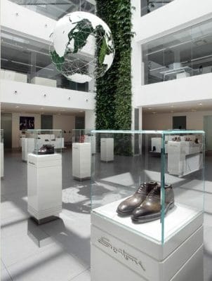 Santoni, denunciato dipendente: rubava scarpe in azienda