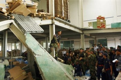 Cambogia, crolla tetto in un calzaturificio che lavora per Asics: due morti e nove feriti