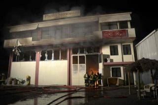 Incendio distrugge calzaturificio in Versilia