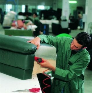 Natuzzi, 1.726 esuberi, chiudono due stabilimenti