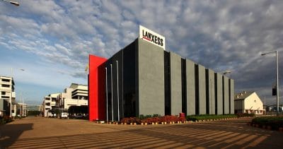 Lanxess, meno fatturato e utili dimezzati
