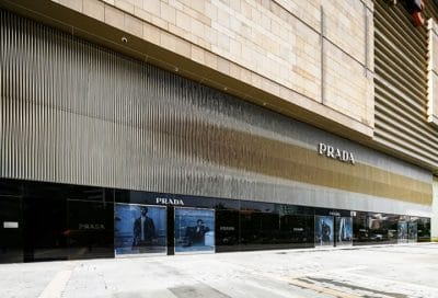 Doppia apertura cinese per Prada