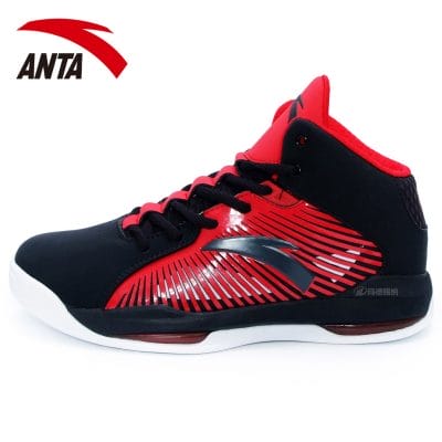 Cina, crollano gli utili dei big calzaturieri