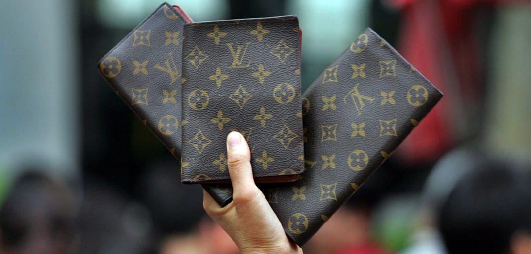 Louis Vuitton Monogram Street Style Logo Folding Wallets