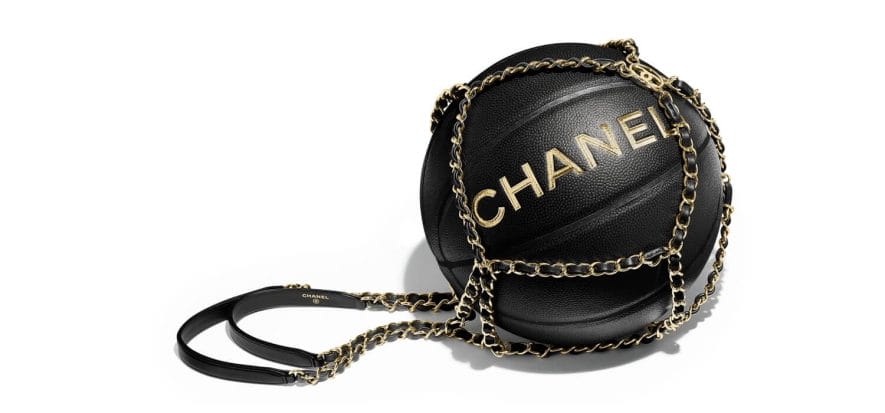 Chanel produce un pallone da basket che costa 1.990 euro