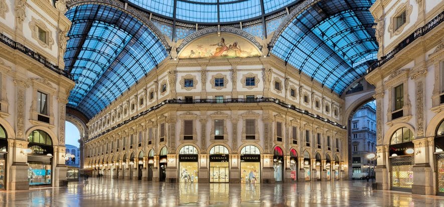 Milano, cambio di griffe in Galleria: arrivano Fendi e Dior