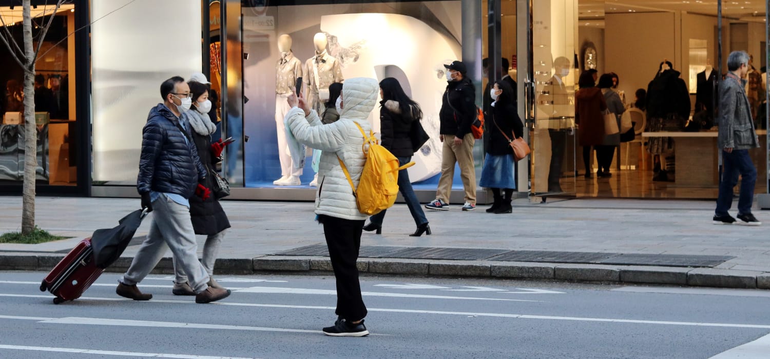 Tra show annullati e divieti, Coronavirus stravolge la moda