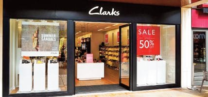 Clarks chiuderà 10 negozi in UK, ma CRV non sarebbe la causa