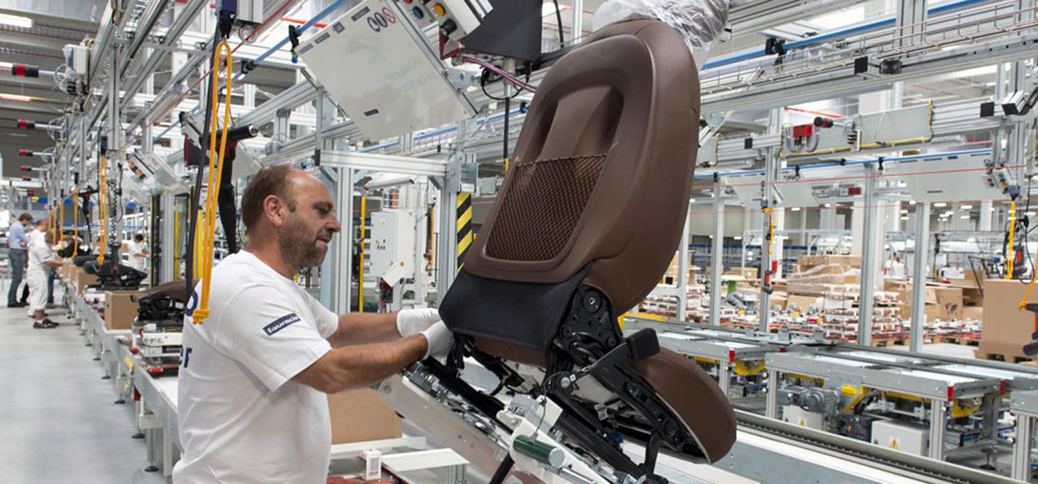 Faurecia runs into Covid-19: sales -13.5%, interiors -26%
