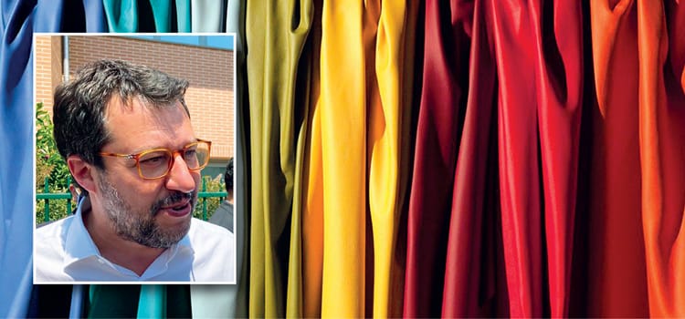 Matteo Salvini visita la pelle toscana e incontra i conciatori