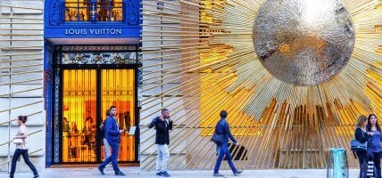LVMH Non-Stop: 271 billion of market cap and the “purchase” of a city