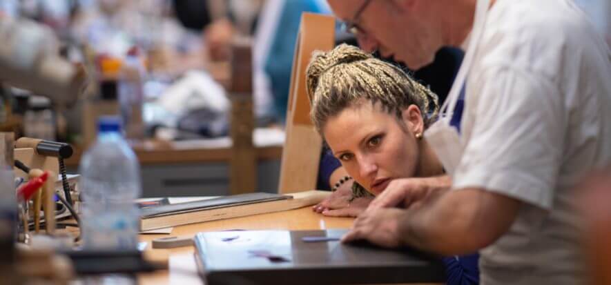 Francia, Hermès con School of Know How forma i giovani pellettieri