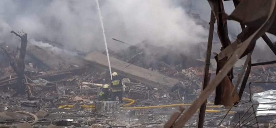 Tra bombe ed economia di guerra, la scarpa ucraina resiste
