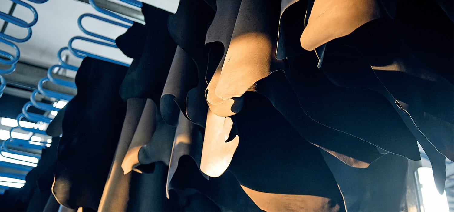 Una «LVMH italiana» come aggregazione di brand non nascerà più. Ma in Italia sono in formazione holding di imprese manifatturiere. Perché sul mercato ci sono gruppi dal fatturato che pare un PIL. E per essere loro fornitori servono le dimensioni