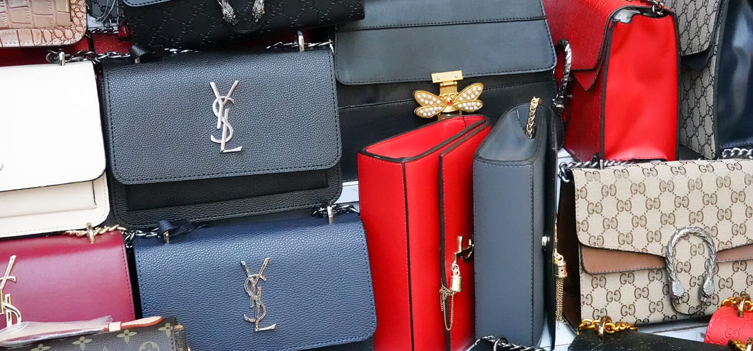 Replica del portafoglio Louis Vuitton in vendita, falso online