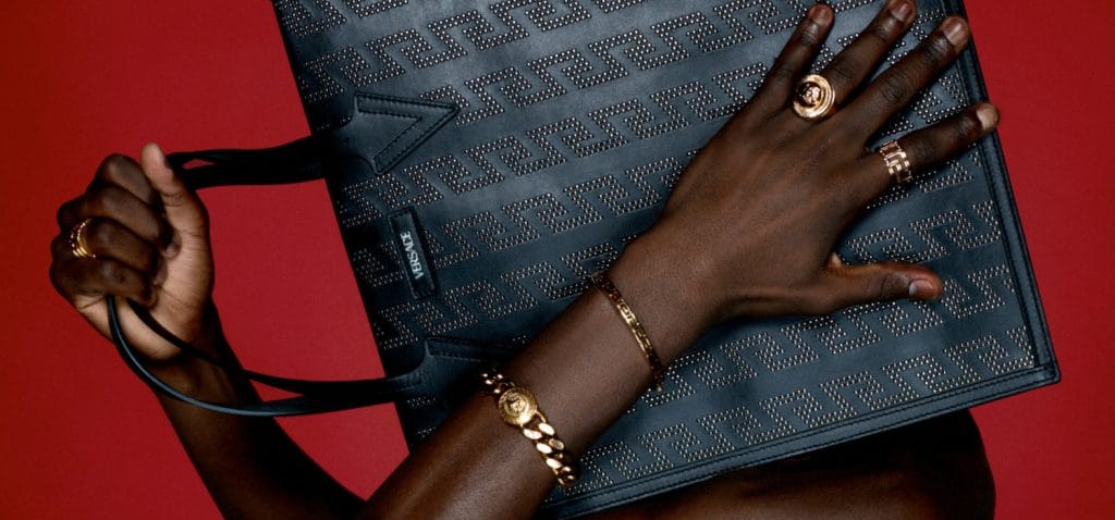 Versace gets a 450 million euros loan, writes MFF