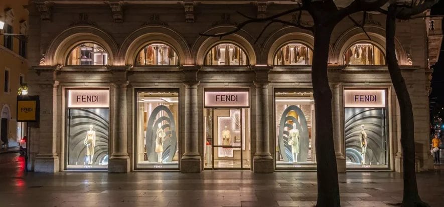 Roma, colpo nella notte alla boutique Fendi in largo Goldoni