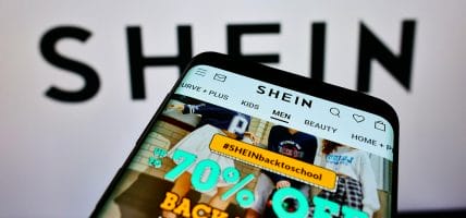 Copia i modelli, vessa i fornitori: tutte le accuse contro Shein