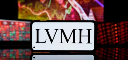 The stock exchange punishes LVMH, Arnault buys back 215 million euro of shares