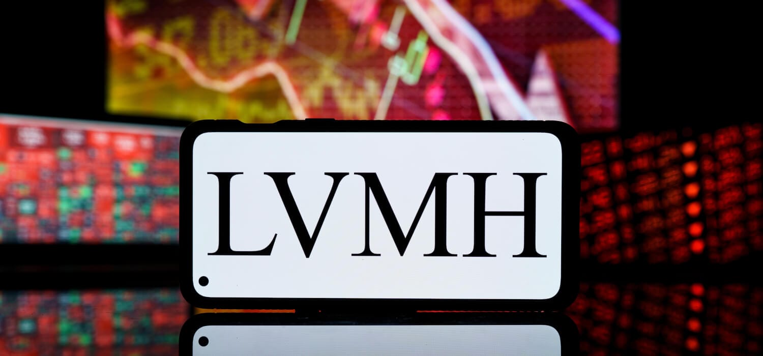 The stock exchange punishes LVMH, Arnault buys back 215 million euro of  shares - LaConceria