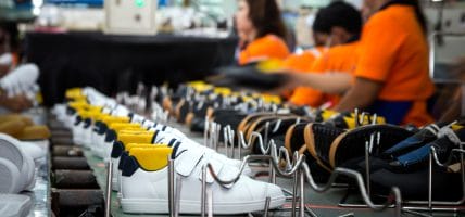 The global footwear industry hits the break: production down from the start of 2023