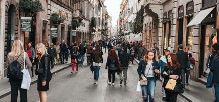 Inflazione, guerre, clima: in Italia è allarme retail