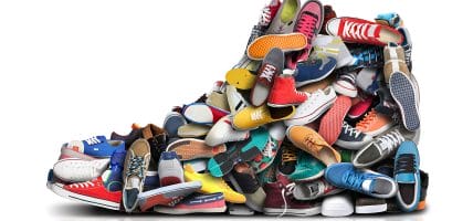 Non rallenta solo il lusso: anche la sneaker sta tirando il freno