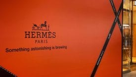 Lusso, ultima frontiera: nel 2027 Hermès scavalcherà Louis Vuitton