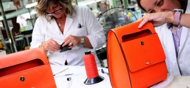 Italian alert, -18% leather goods production: Redundancy Fund usage +155.6%