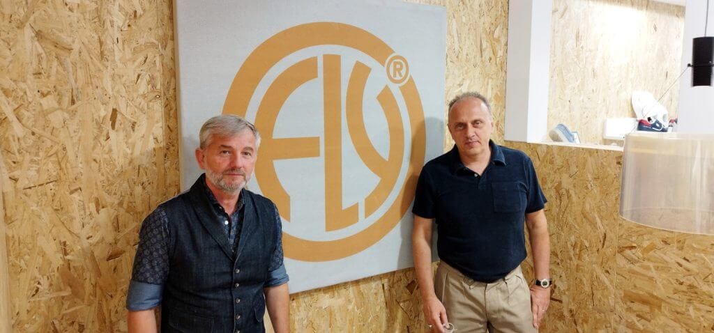 Fly believes in leather to get out of the Far East and the impasse