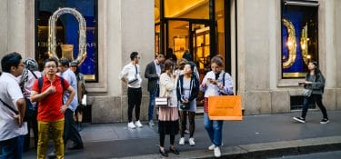 In Italia almeno un boom c’è: quello dello shopping tax free