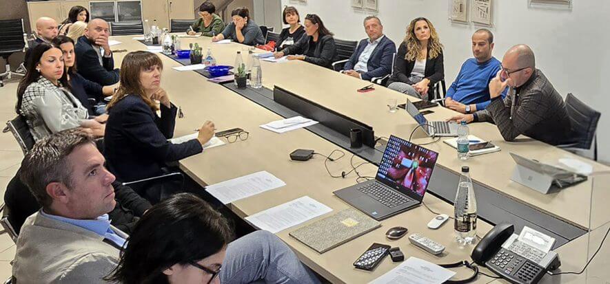 Prof a scuola di concia: riparte il progetto Tanning Orienteering