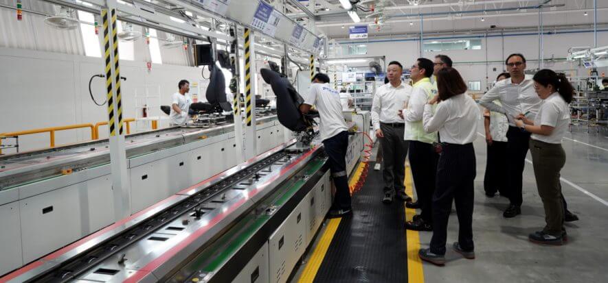 Auto: i fornitori possono farsi amici i cinesi, non la Trade War