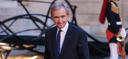 Mediobanca darebbe Armani a LVMH, che intanto studia in Cina