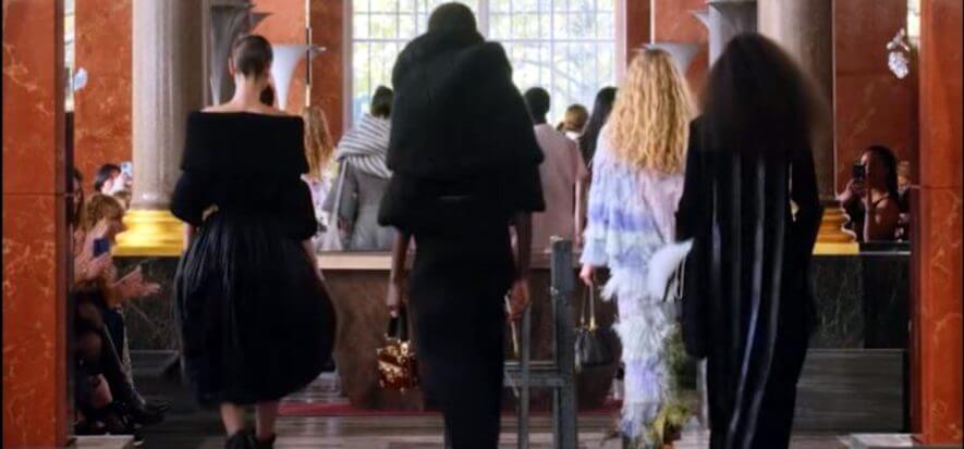 Ma Friedmann (NYT) stronca Parigi: “A chi parlano le griffe?”